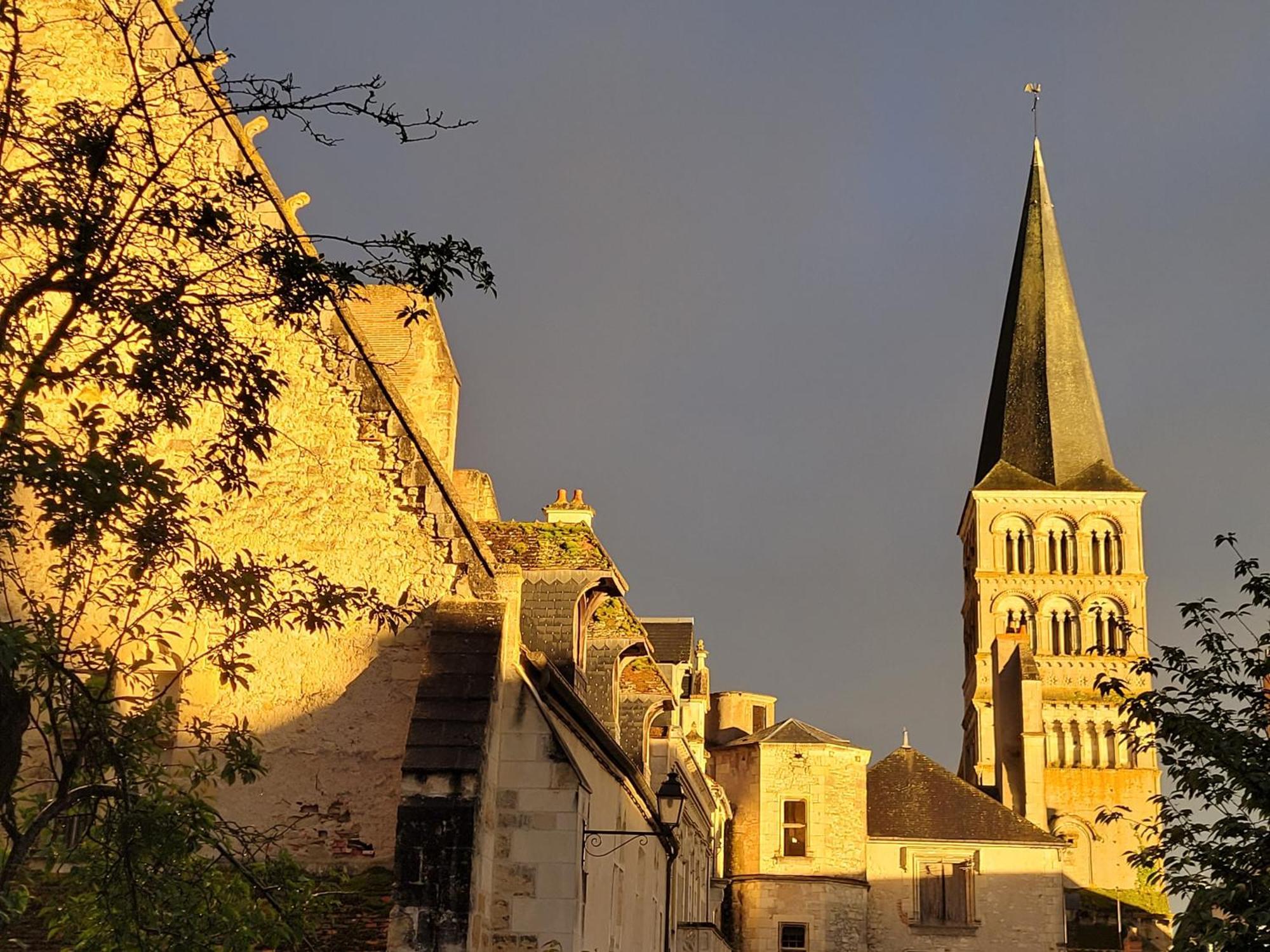 La Cour Du Chateau La Charité-sur-Loire Exterior foto